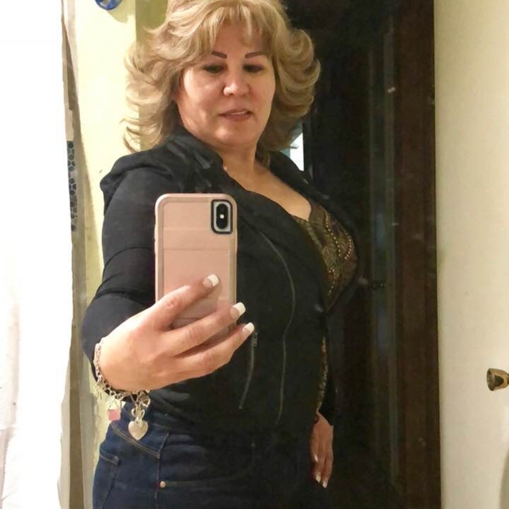 Meet your Posher, Gloria